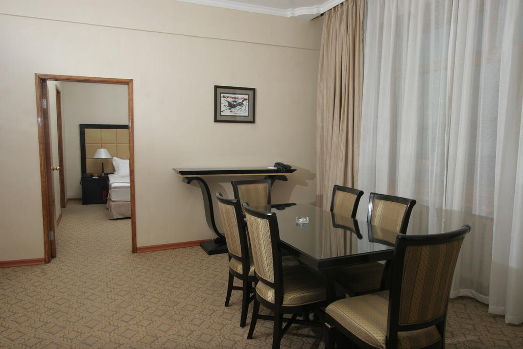 Ulaanbaatar Hotel Habitación foto